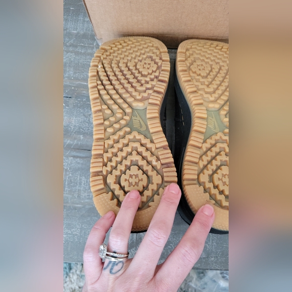 Nike Air Force 1 Luxe Black and Gold Size 10.5 - Picture 3 of 16